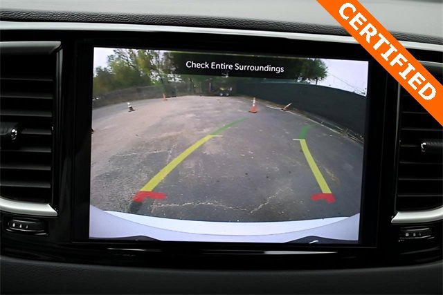 Used 2025 Chrysler Pacifica Select image 24