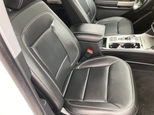 Used 2022 Ford Explorer XLT w/ Equipment Group 202A image 19