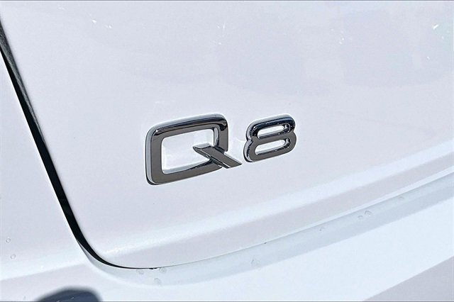 Used 2023 Audi Q8 Premium Plus w/ Premium Plus Package image 33
