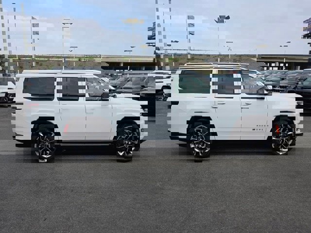 New 2025 Jeep Wagoneer L Series III w/ Premium Group I image 9