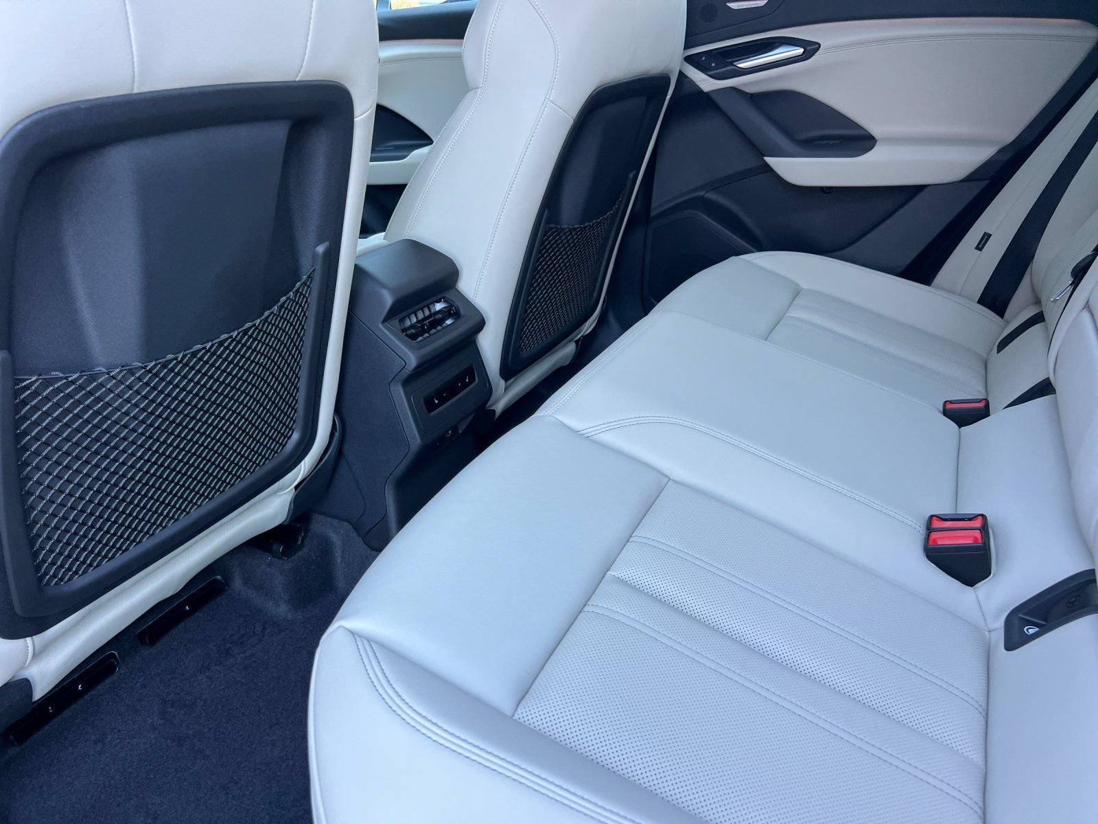 New 2027 Audi Q6 e-tron Premium Plus AWD/4WD image 12