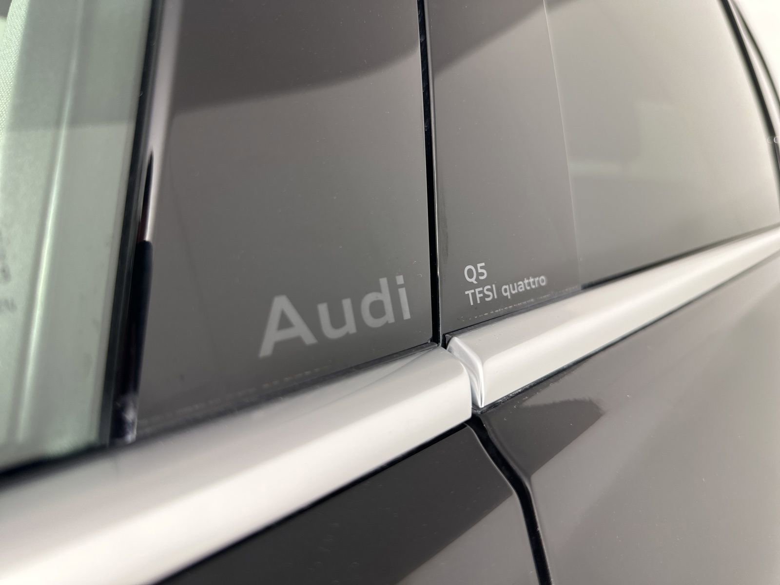 Certified 2025 Audi Q5 Premium Plus w/ Premium Plus AWD/4WD image 9