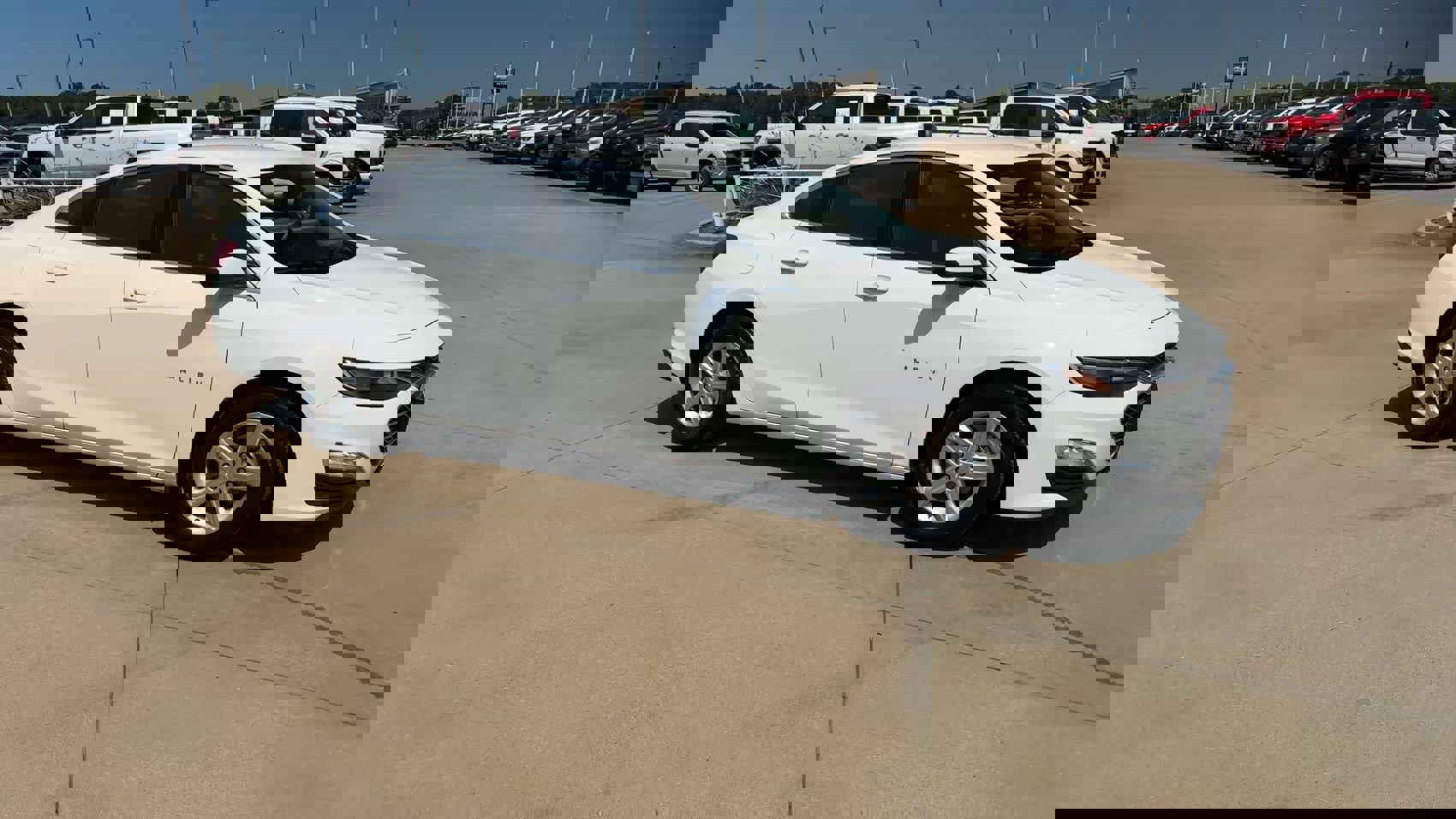 Used 2024 Chevrolet Malibu LT image 3