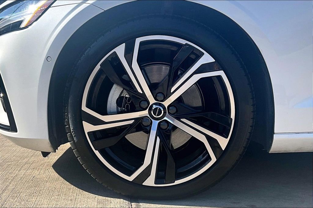 Used 2024 Volvo S60 B5 Plus image 12