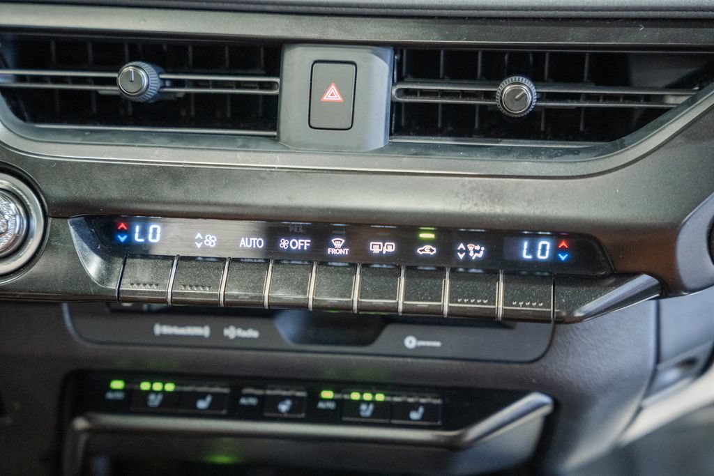 Used 2019 Lexus UX 200 w/ Premium Package FWD image 21