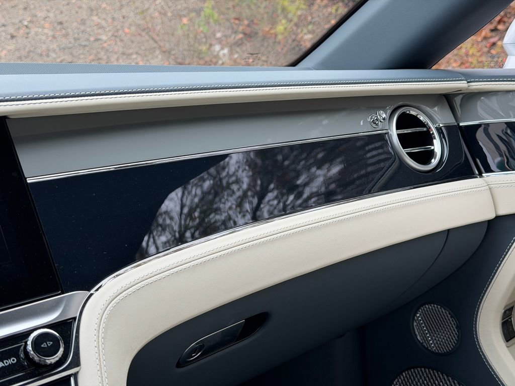 New 2026 Bentley Continental GTC image 32