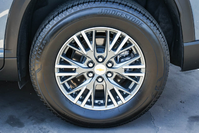 Used 2025 Chevrolet Traverse LT AWD/4WD image 8