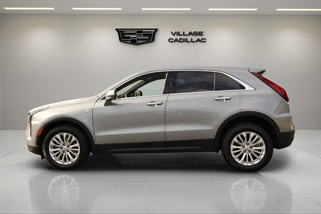 Used 2024 Cadillac XT4 Luxury w/ Cold Weather Package FWD image 2
