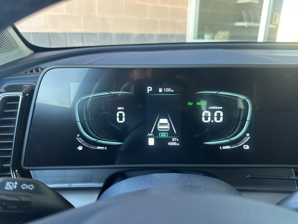 Used 2025 Kia Sportage EX image 14