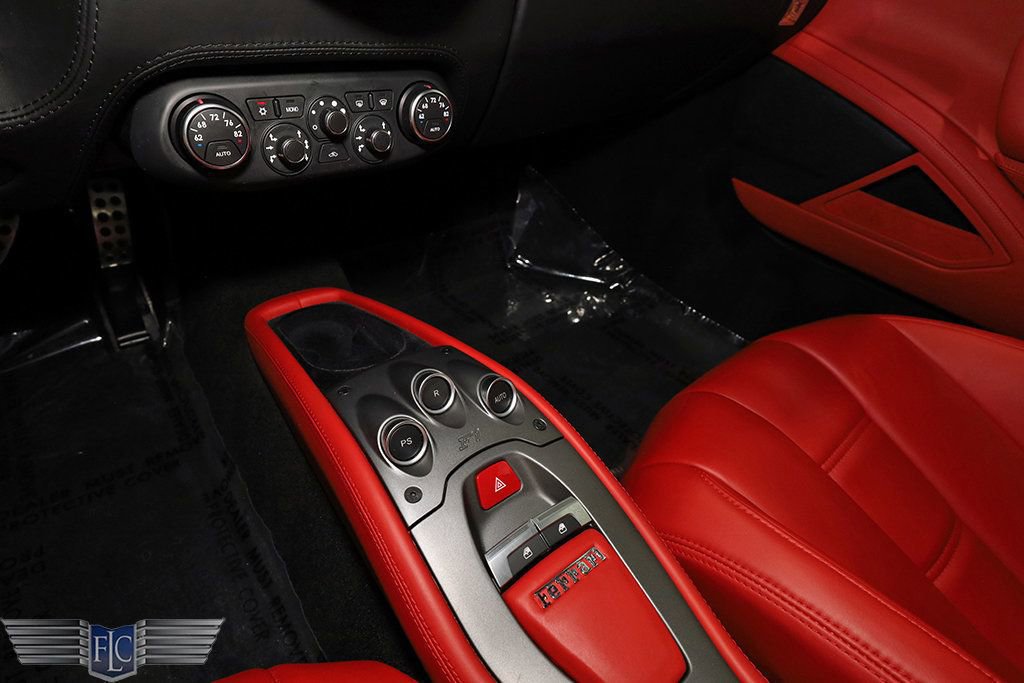 Used 2014 Ferrari 458 Italia Coupe RWD image 30
