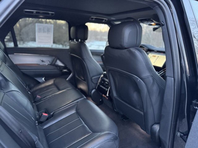 Used 2025 Land Rover Range Rover Sport SE image 16