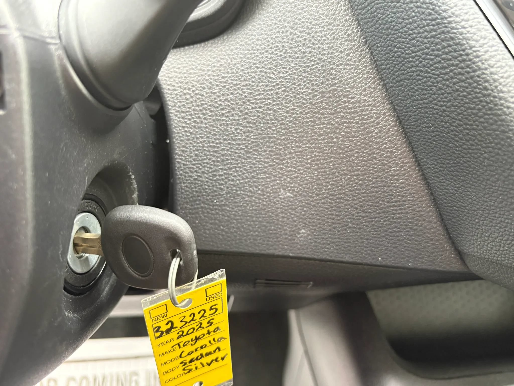 Used 2025 Toyota Corolla LE FWD image 35