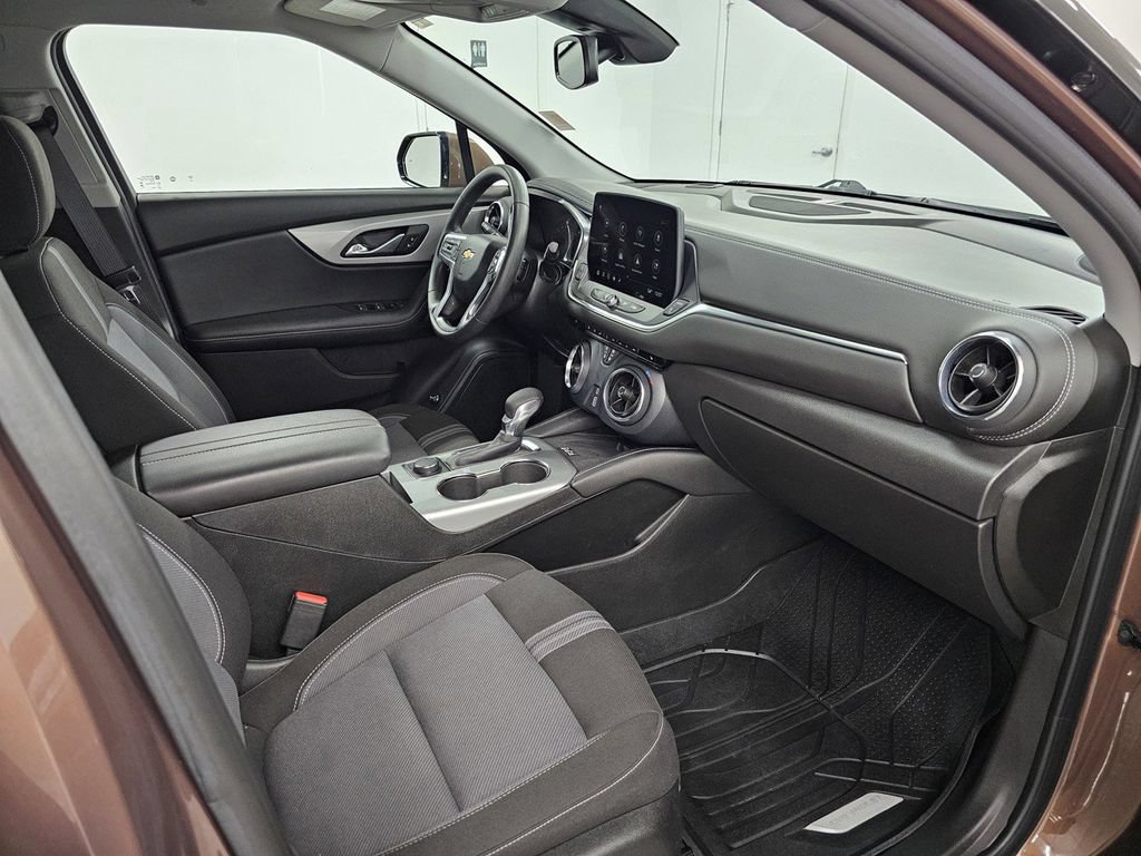 Used 2023 Chevrolet Blazer LT w/ Convenience Package FWD image 24