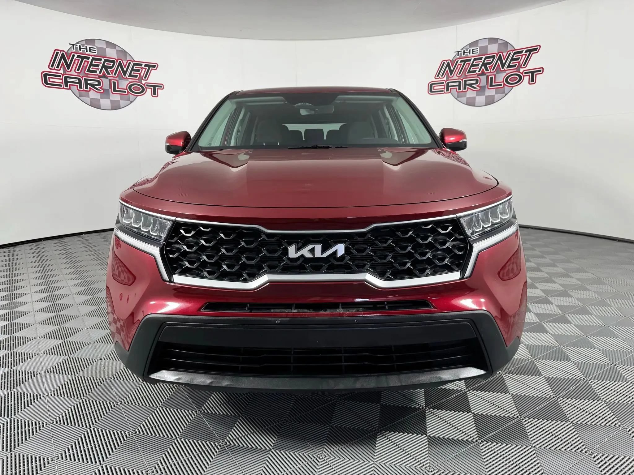 Used 2023 Kia Sorento LX FWD image 2