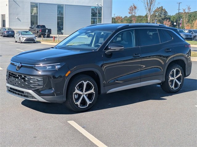 New 2026 Volkswagen Tiguan SE image 8