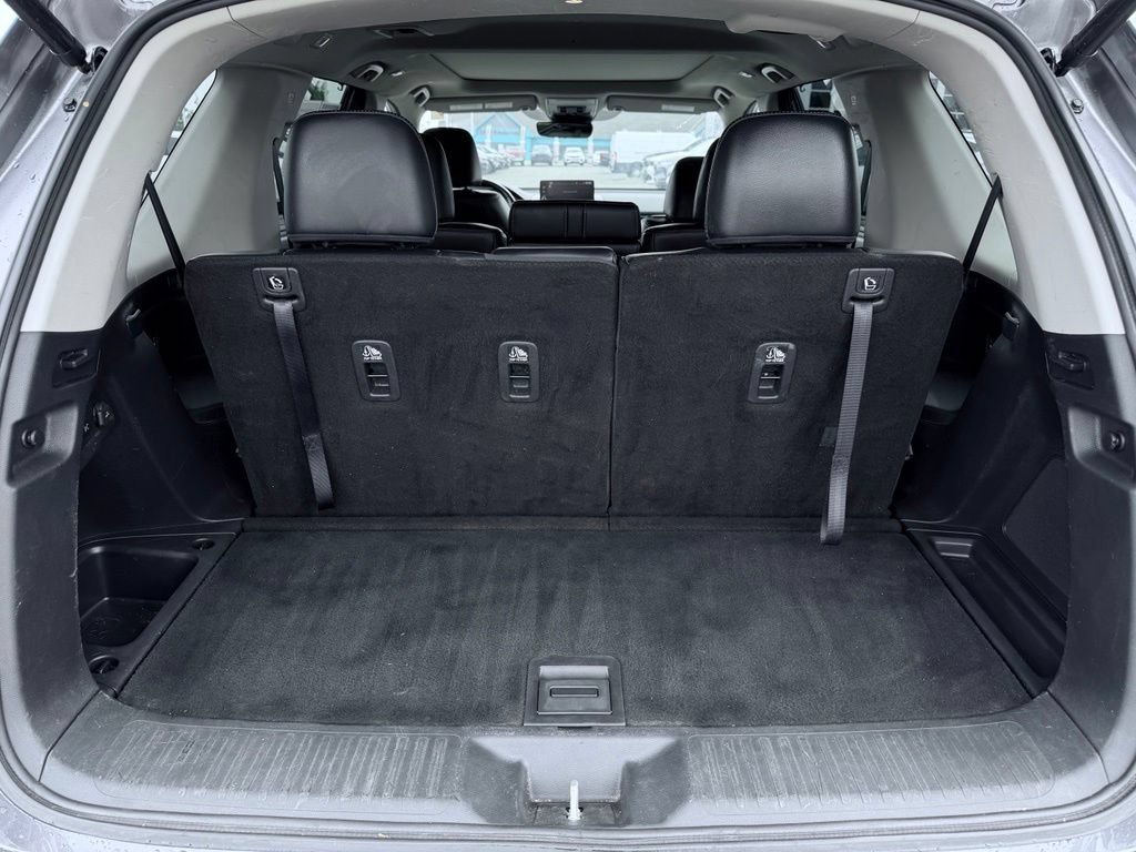 Used 2025 Honda Pilot Touring image 11