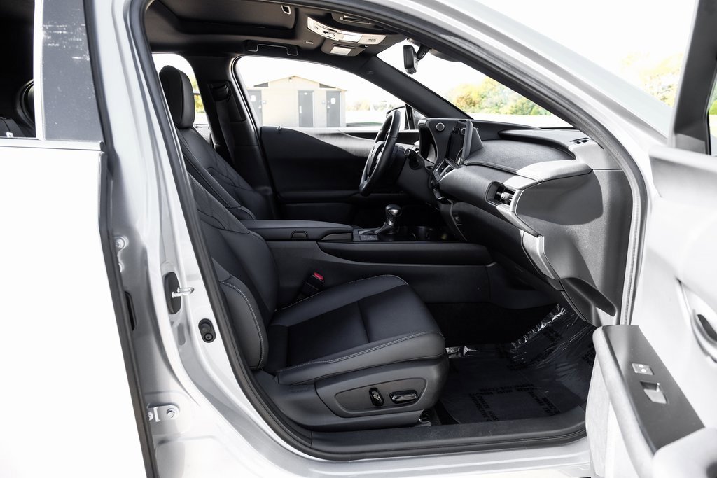 Used 2023 Lexus UX 250h FWD w/ Premium Package image 39