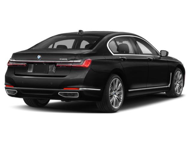 Used 2022 BMW 740i w/ M Sport Package RWD image 2