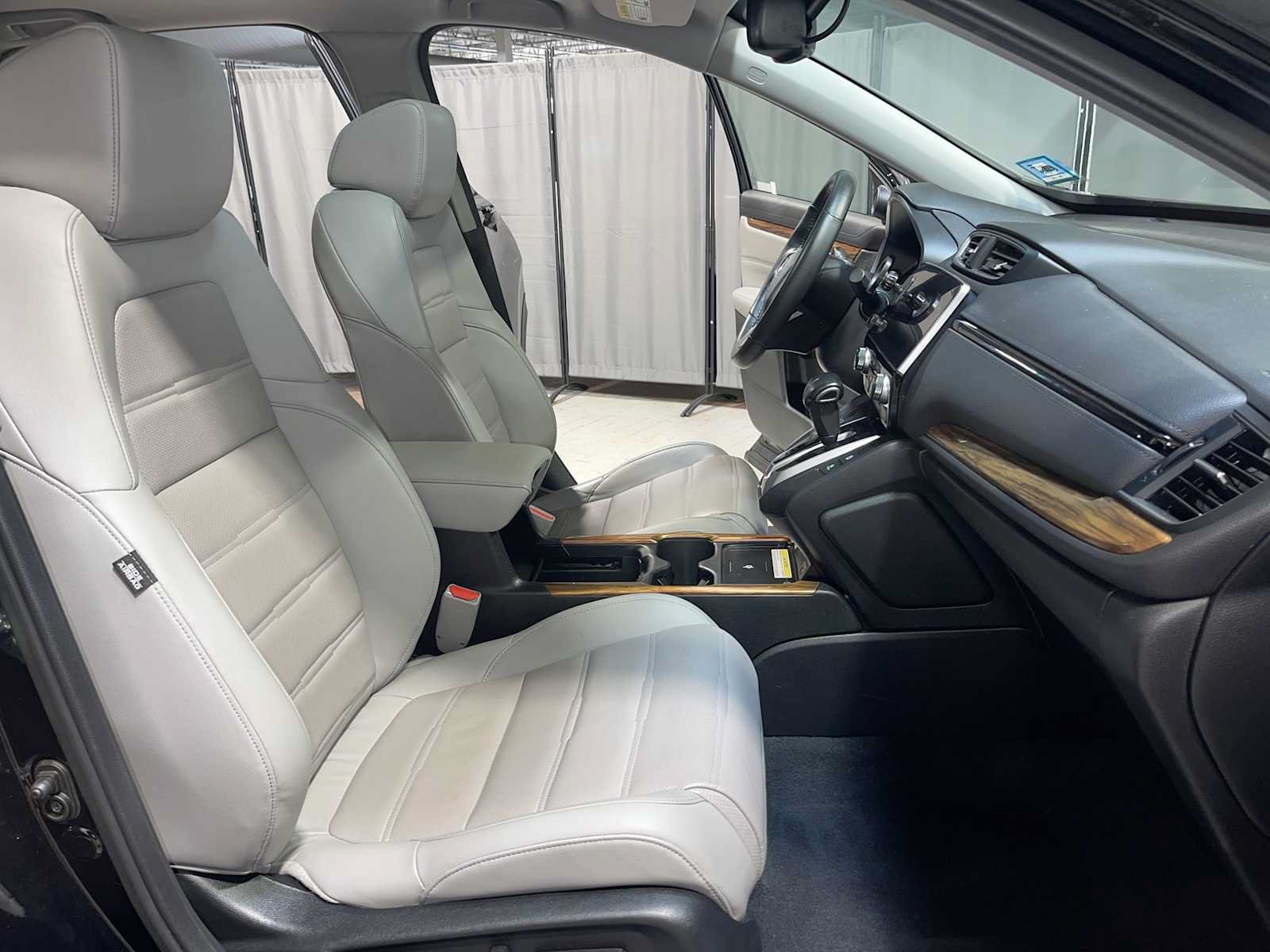 Used 2020 Honda CR-V Touring image 14