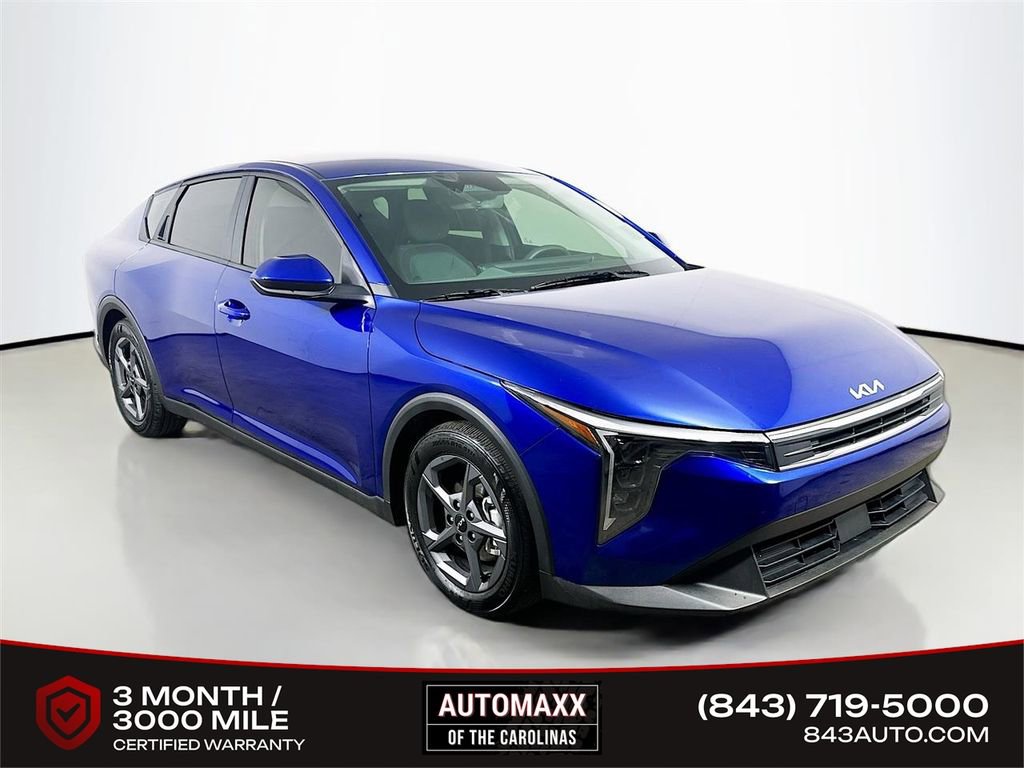 Used 2025 Kia K4 LXS image 1