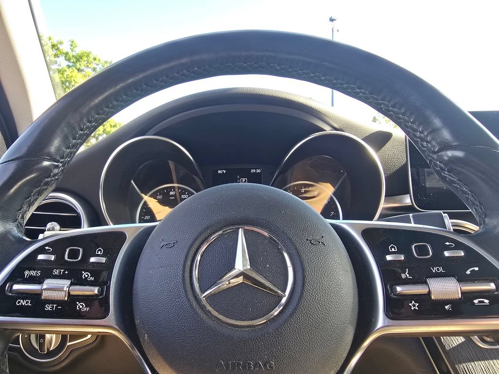 Used 2020 Mercedes-Benz GLC 300 4MATIC image 28