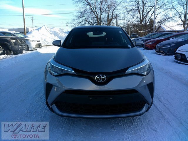 Used 2020 Toyota C-HR XLE image 6