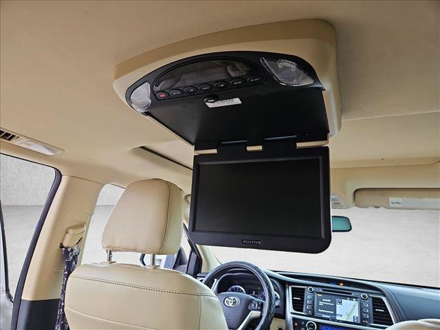 Used 2016 Toyota Highlander Limited FWD image 17