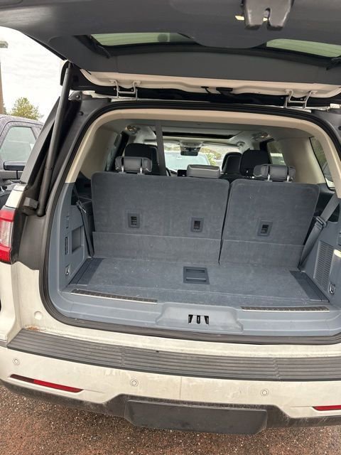 Used 2020 Lincoln Navigator Black Label w/ Cargo Convenience Package image 5