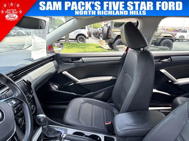 Used 2020 Volkswagen Passat 2.0T SE w/ Sunroof Package FWD image 13