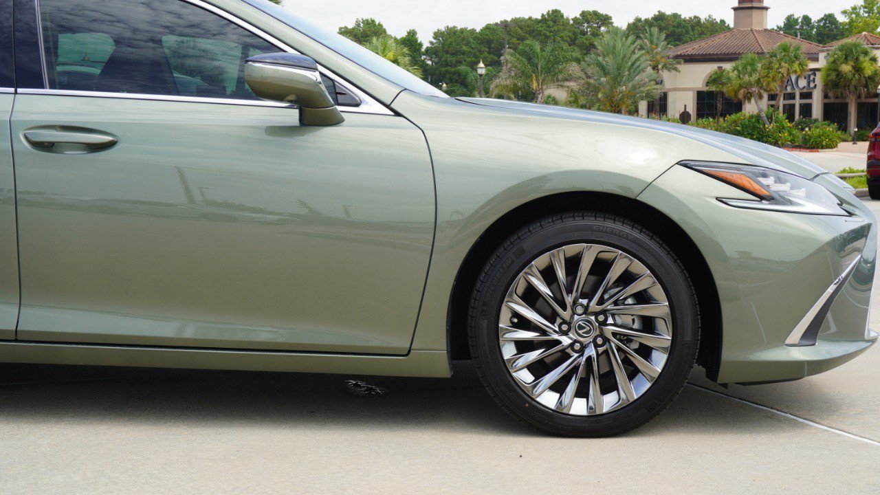 Certified 2024 Lexus ES 350 Ultra Luxury w/ Accessory Package (Z2) FWD image 9