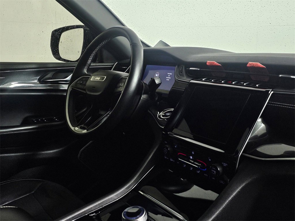 Used 2022 Jeep Grand Cherokee L Laredo image 10