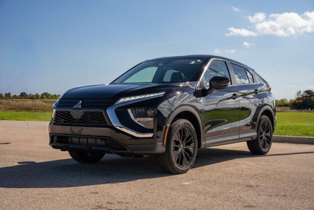 Used 2022 Mitsubishi Eclipse Cross LE AWD/4WD image 2
