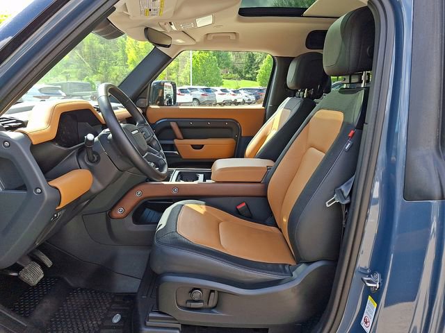 Used 2024 Land Rover Defender 90 X-Dynamic SE AWD/4WD image 11