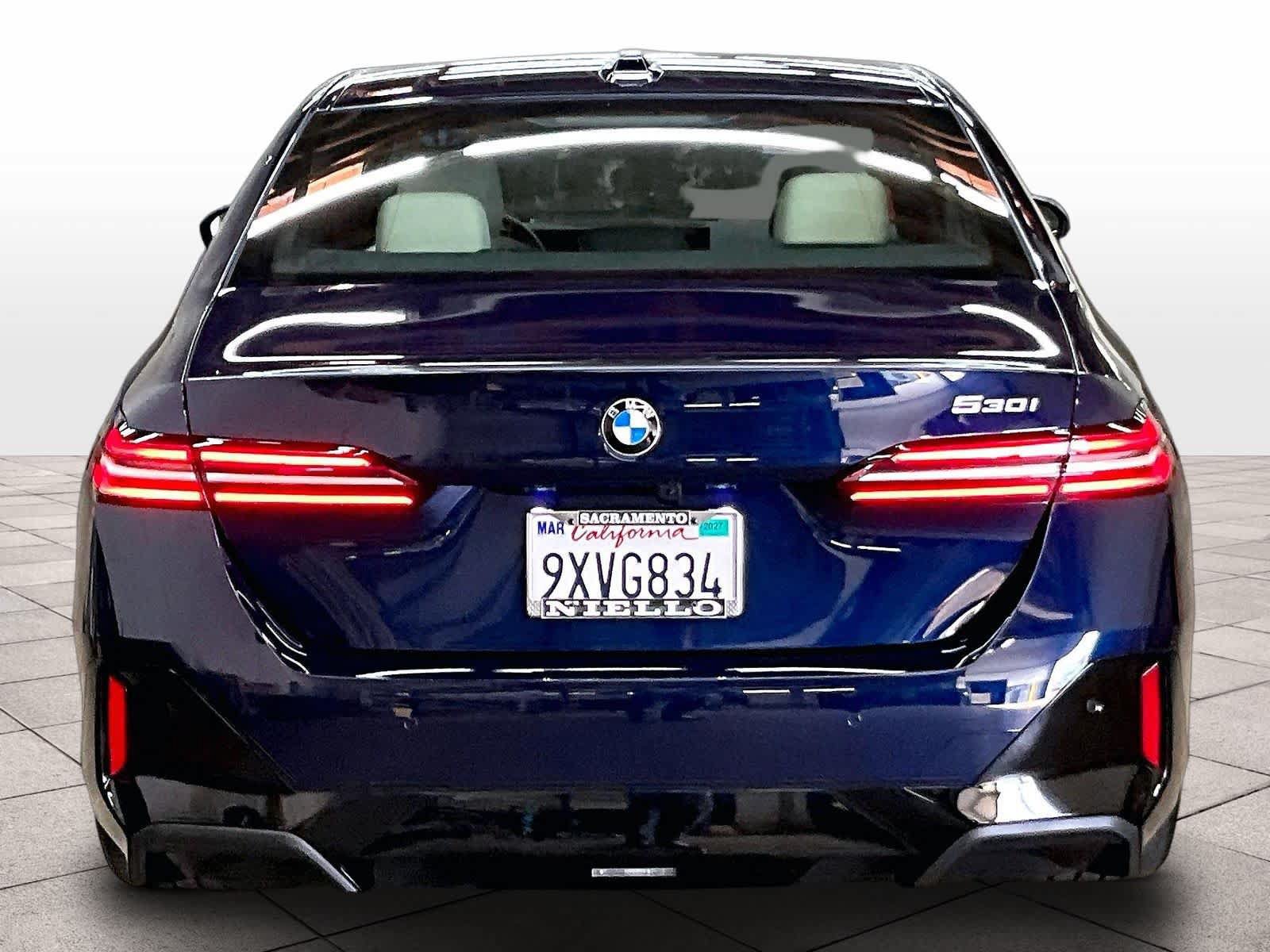 Used 2026 BMW 530i w/ M Sport Package RWD image 7