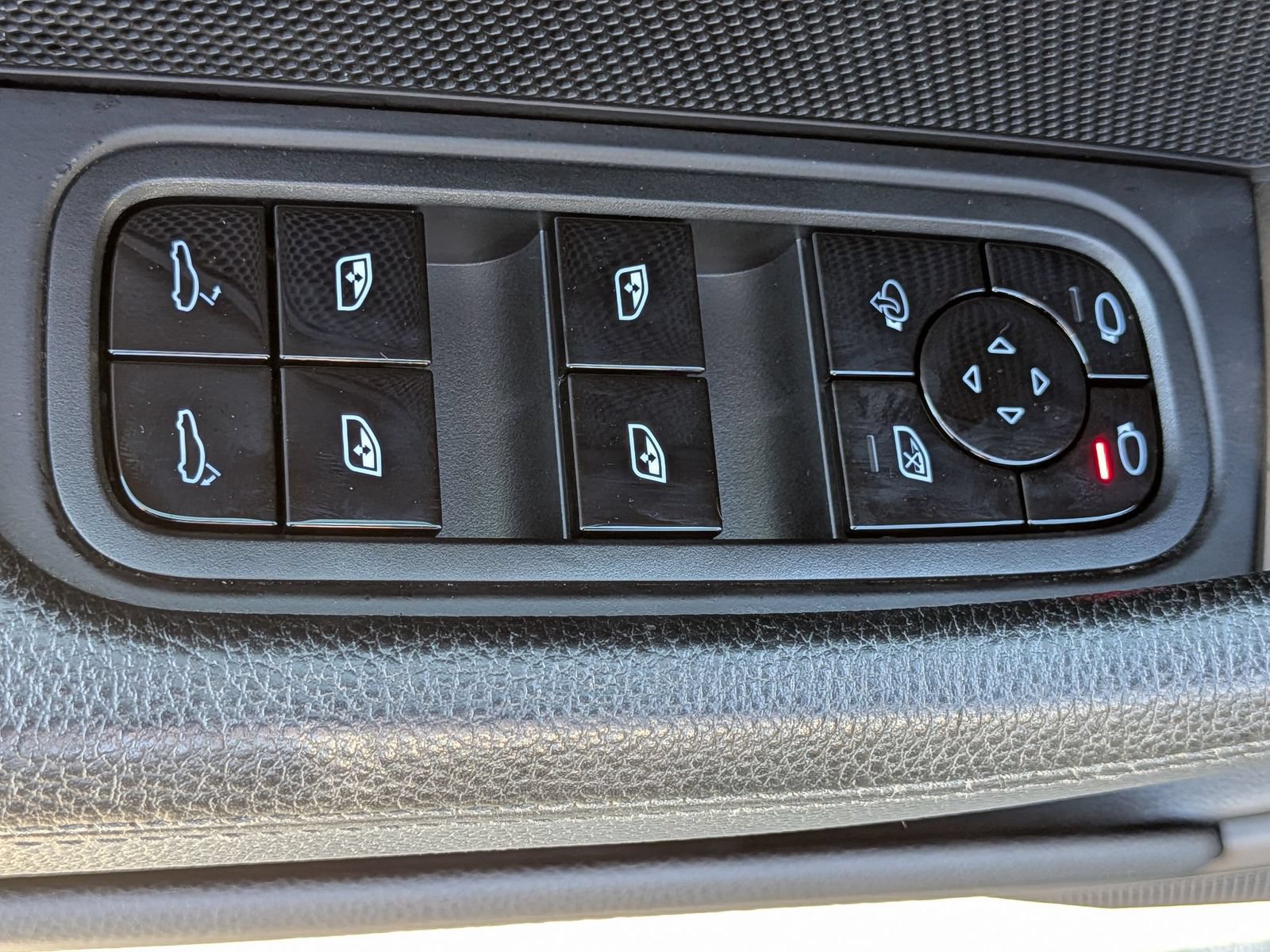 Used 2020 Porsche Panamera RWD image 14