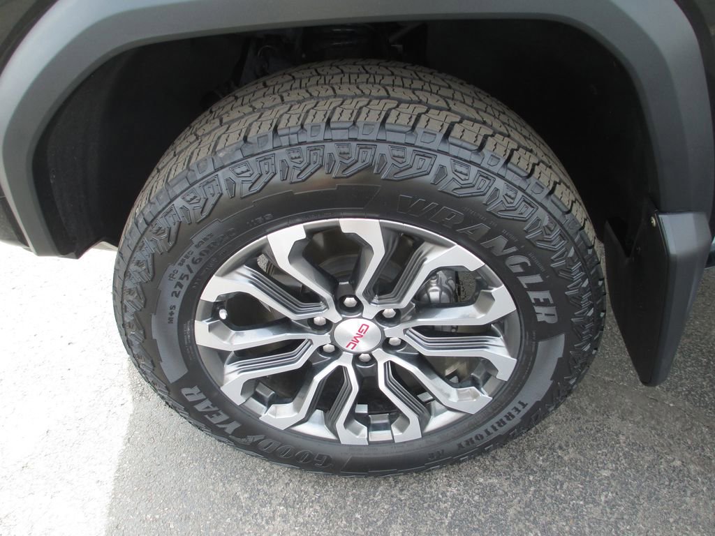Used 2023 GMC Canyon Denali image 14