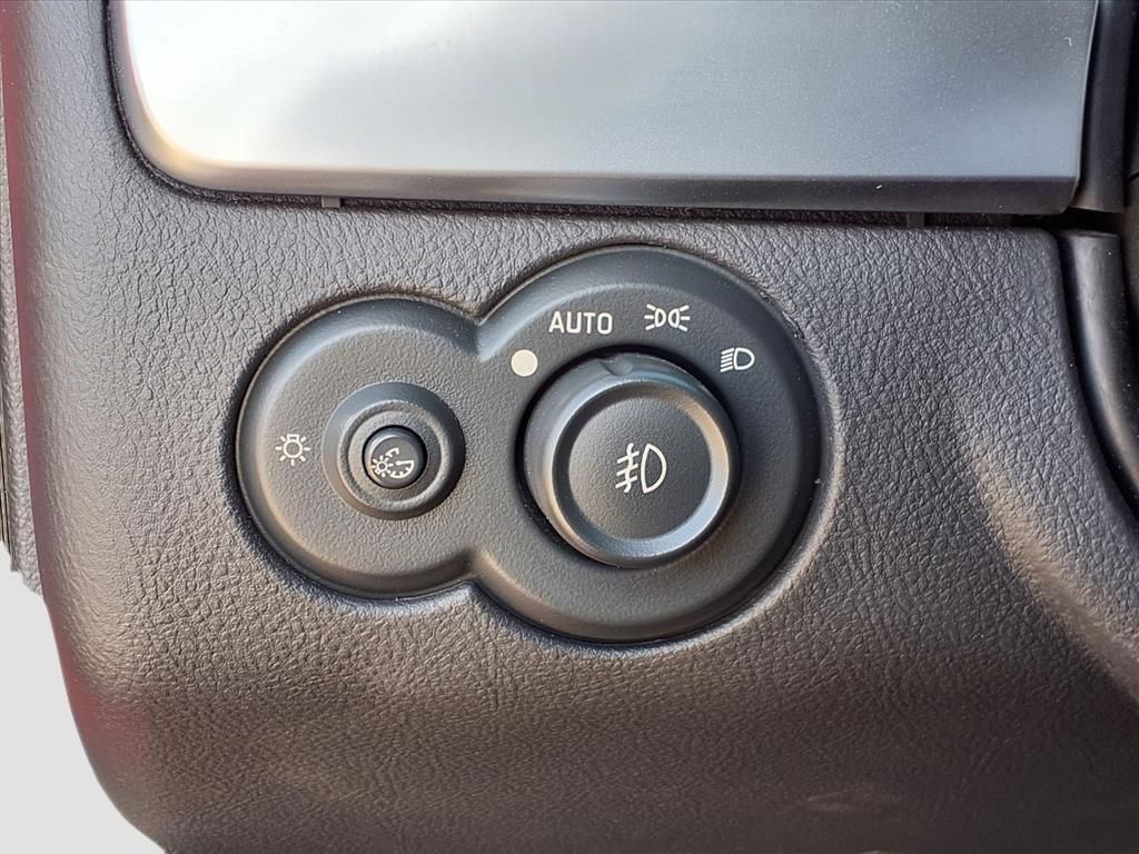 Used 2003 Chevrolet SSR w/ Preferred Equipment Group image 18