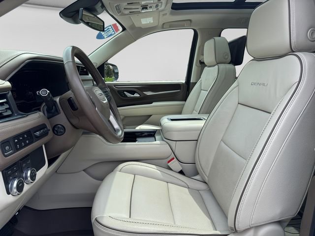 Used 2023 GMC Yukon XL Denali image 11