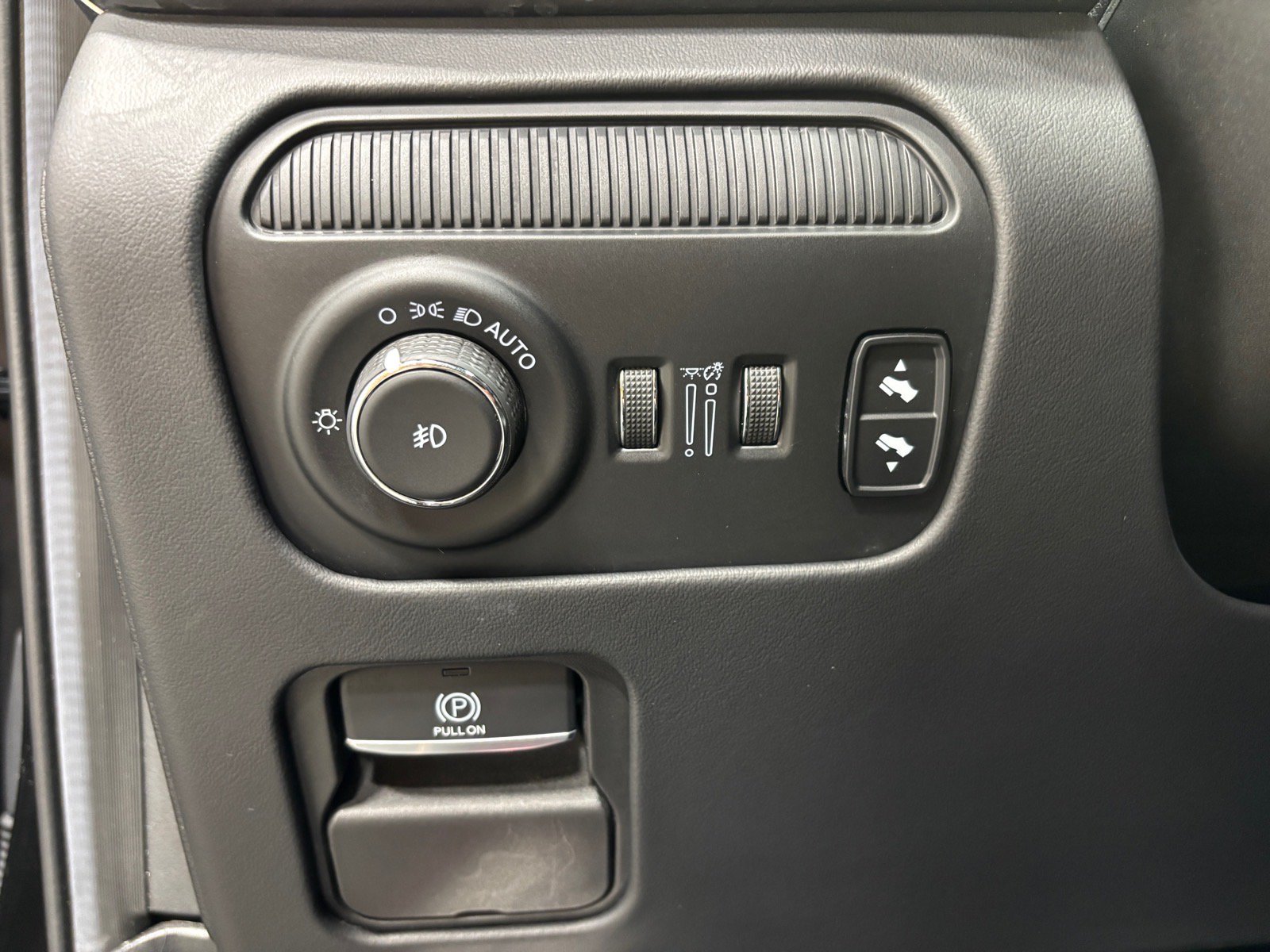 Used 2022 Jeep Grand Wagoneer Series III w/ Rear Seat Video Group 1 AWD/4WD image 21