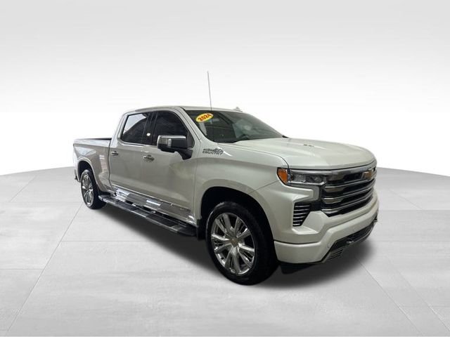 Used 2024 Chevrolet Silverado 1500 High Country w/ High Country Premium Package image 3