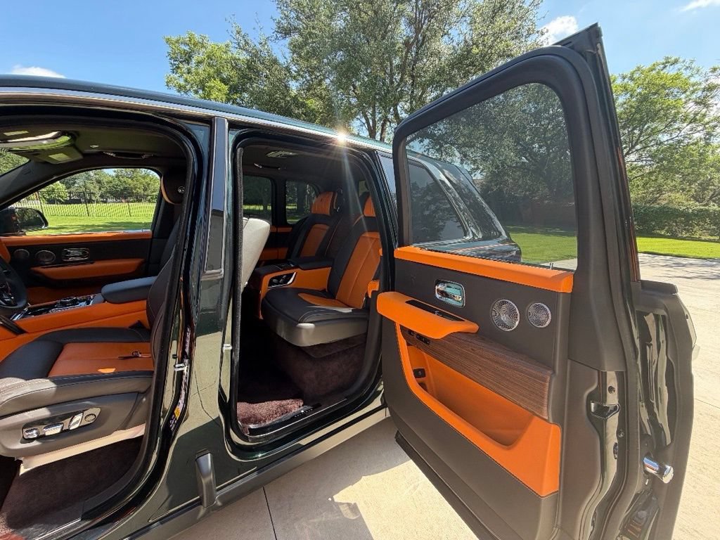 Used 2023 Rolls-Royce Cullinan w/ Cullinan Package AWD/4WD image 24