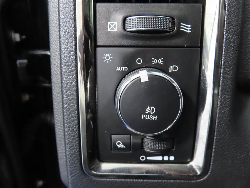 Used 2016 RAM 1500 Sport w/ Black Ram 1500 Sport Group AWD/4WD image 16