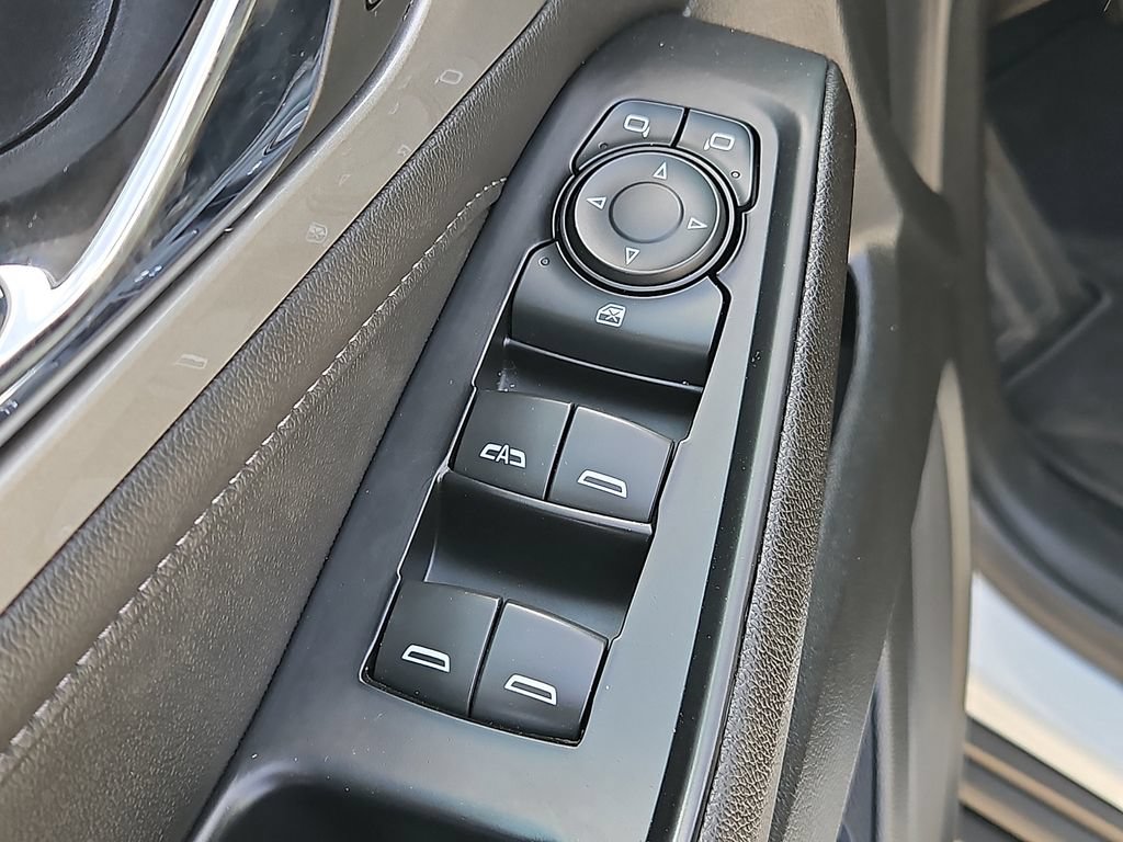 Used 2023 Chevrolet Traverse LT AWD/4WD image 13