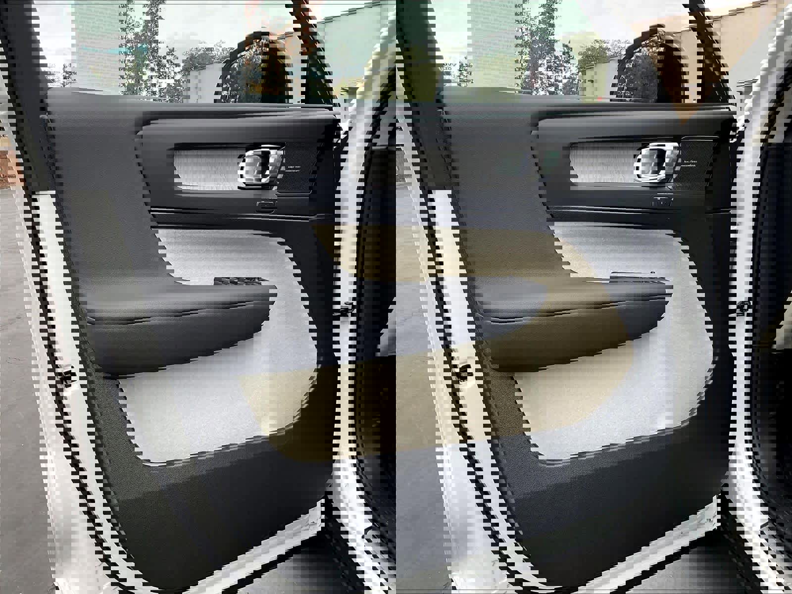 New 2026 Volvo XC40 B4 Plus w/ Climate Package image 24