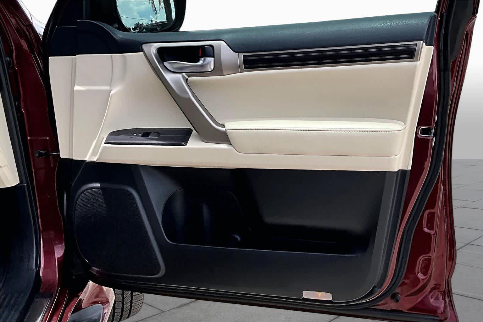 Used 2020 Lexus GX 460 Premium w/ Premium Package AWD/4WD image 27