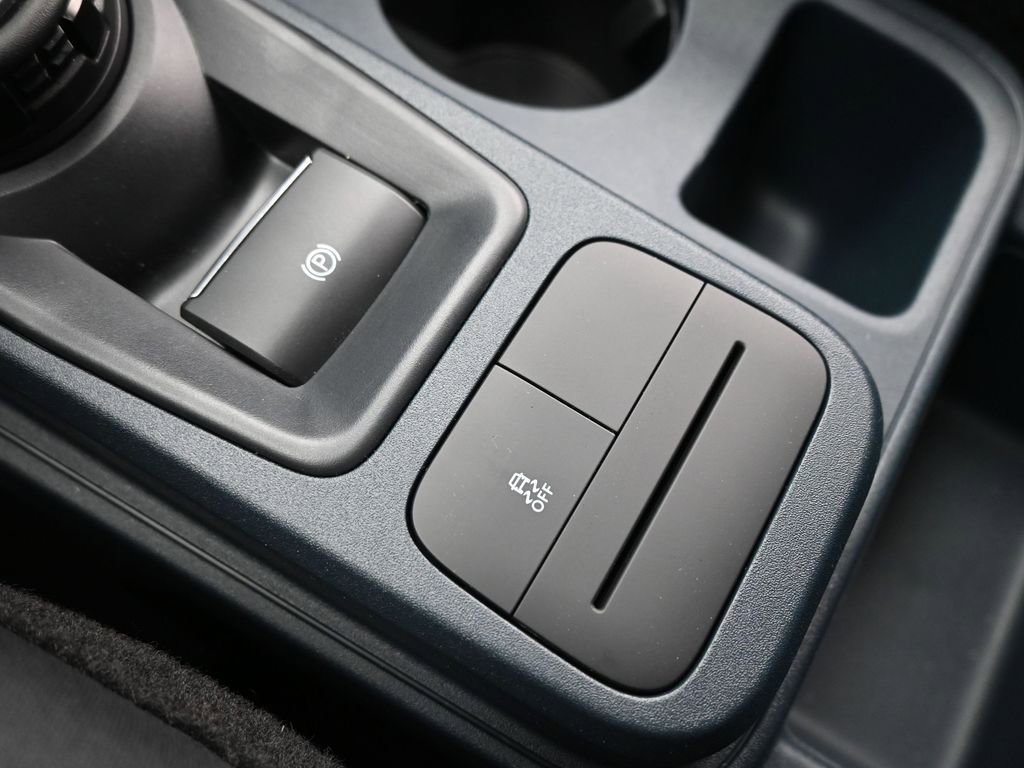 New 2025 Ford Maverick XL image 15