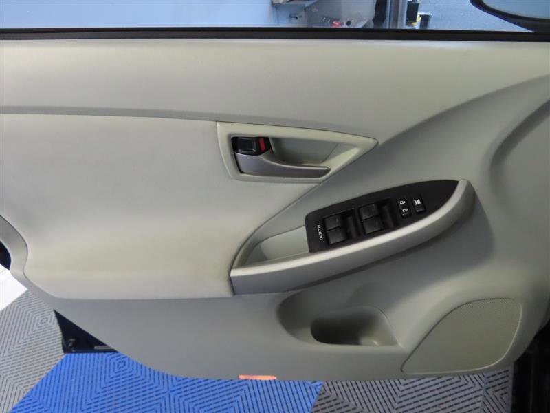 Used 2013 Toyota Prius Three image 9