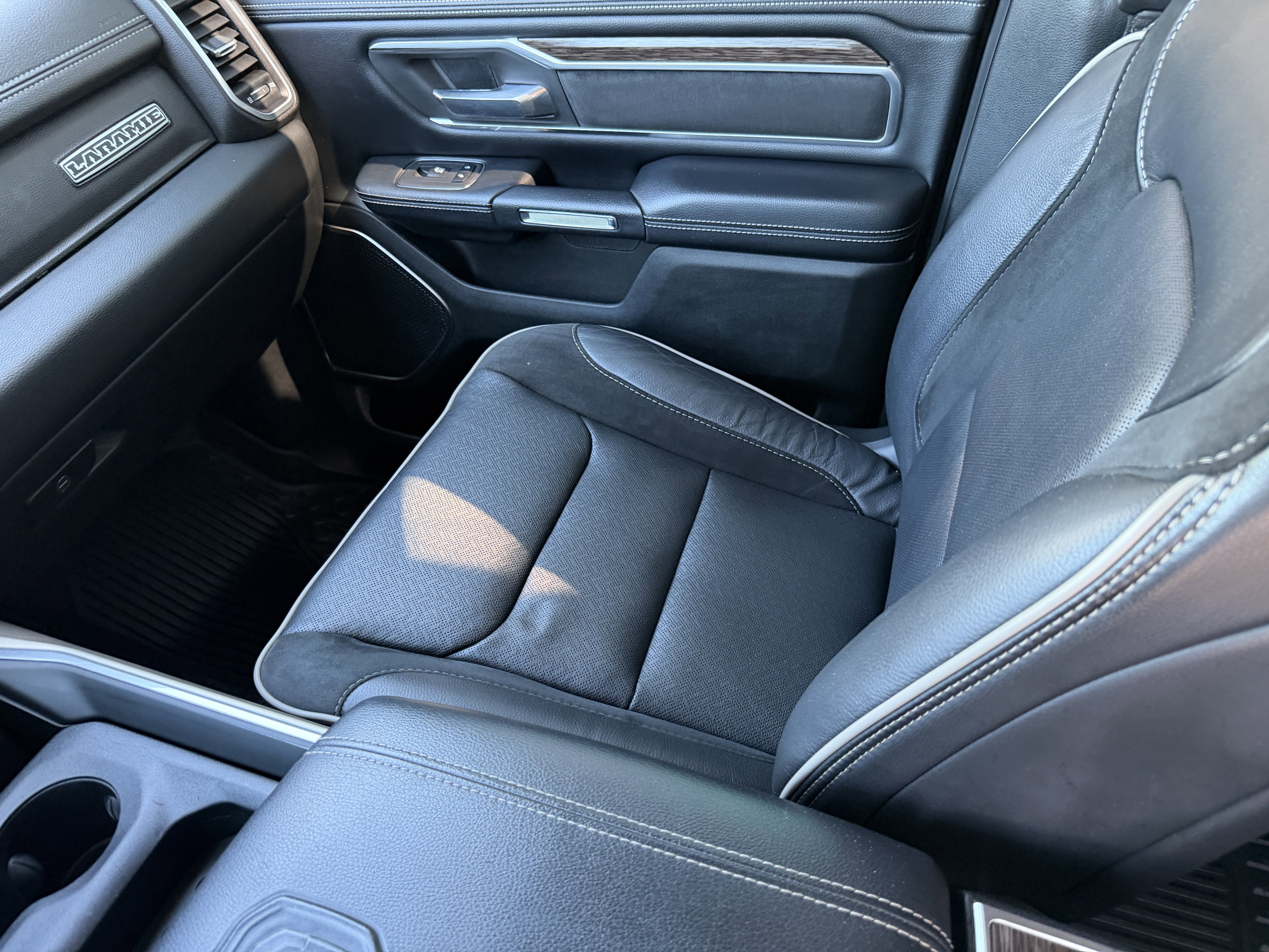 Used 2020 RAM 1500 Laramie image 16