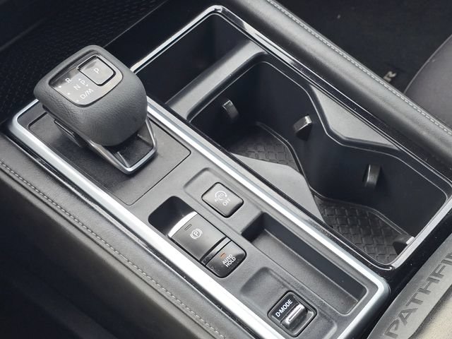 Certified 2024 Nissan Pathfinder SV FWD image 19