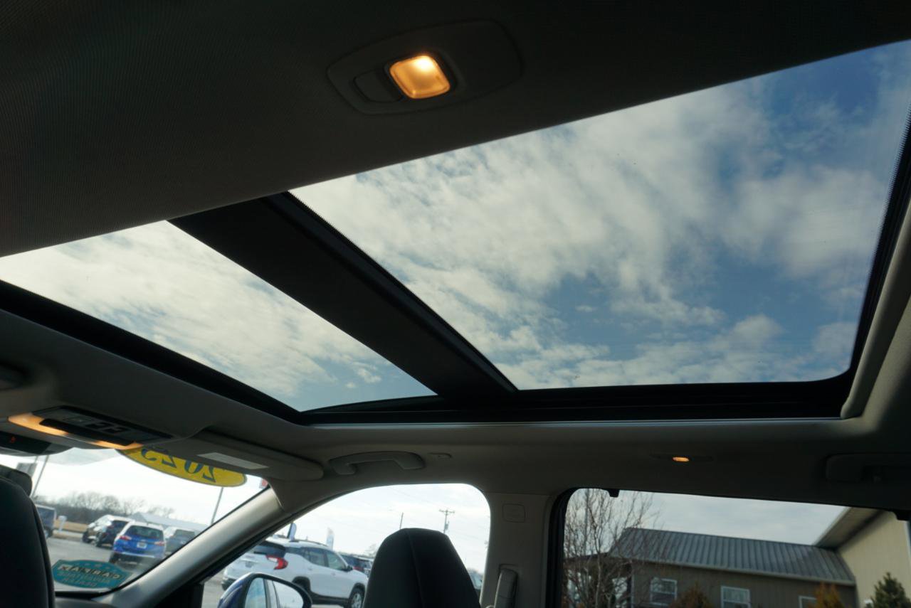 Used 2023 Nissan Rogue SV w/ SV Premium Package image 11